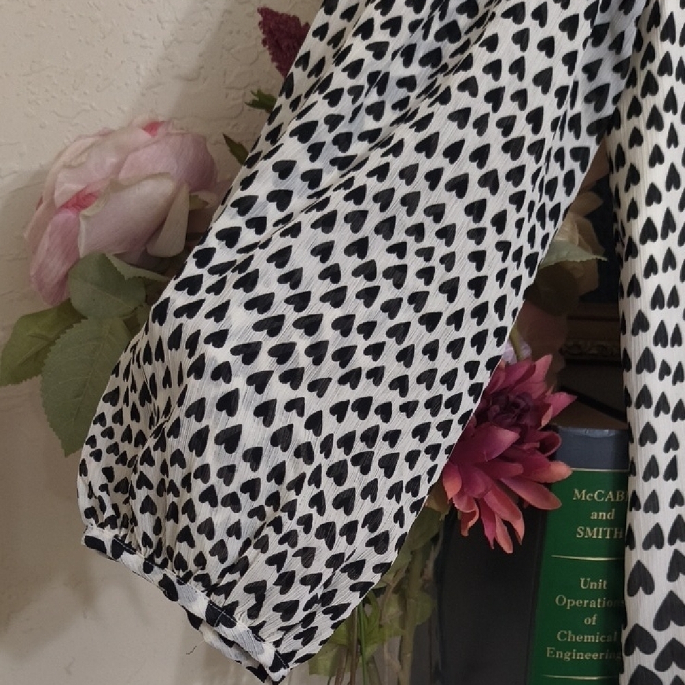 Apt. 9 Monochrome Heart Print Blouse - Picture 5 of 13